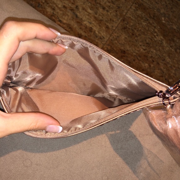 Cute Rose Gold sequin pouch - Picture 3 of 3